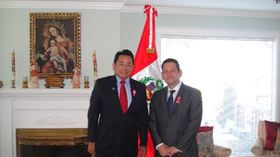 駐西雅圖辦事處同仁出席秘魯獨立190周年國慶酒會 TECO members attend the reception of the 190th Anniversary of Peruvian Independence day 