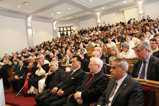 Ambassador Wang (2nd from left) with the Ukranian Bishop (2nd from right) and the US Ambassador to the Holy See (1st from right) during the oath-taking ceremony.
