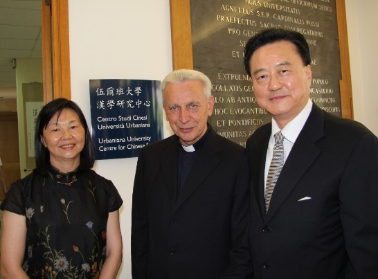 Ambassador Larry Wang (1st from left) accompanied Dr. Katie K.C. to donate the musical materials to Rector Alberto Trevisiol (middle) of the Pontifical Urbaniana University.