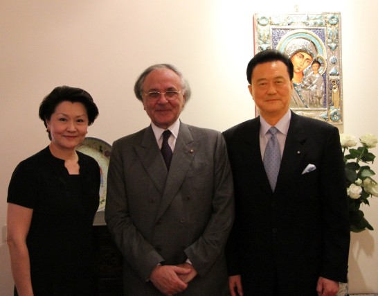 Ambassador and Mrs. Larry Wang（1st from right and 1st from left) with H.E. Jean-Pierre Mazery (middle).