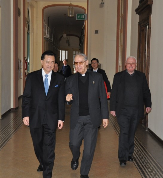 耶穌會總會長Adolfo Nicolás神父歡迎王大使豫元蒞臨該會