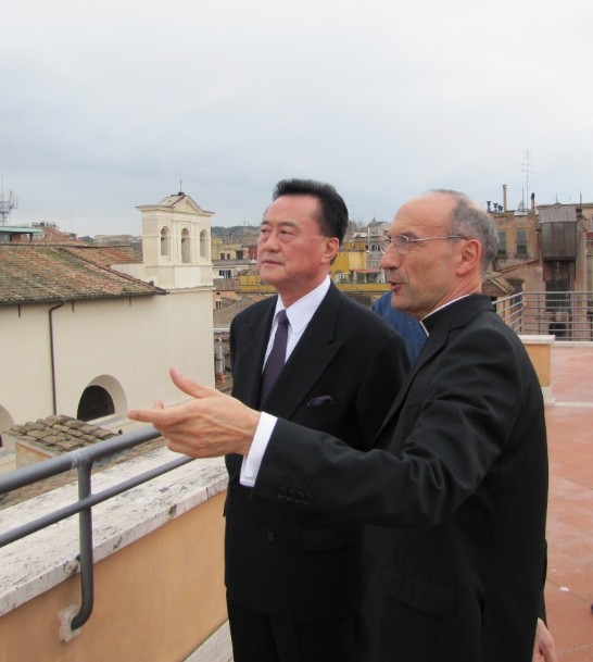 Sedes Sapientiae國際修院院長陪同王大使豫元參觀該院