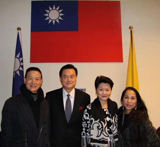 王豫元大使夫婦及吳國興夫婦合影2