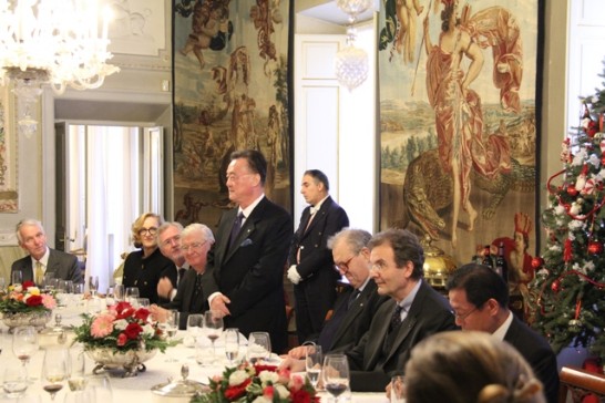 贈勳儀式後舉行國宴，王大使豫元於國宴中起立致謝詞