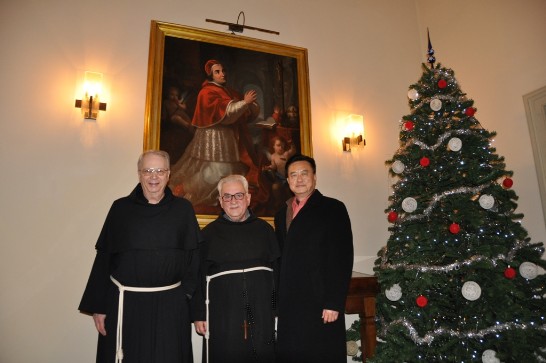 駐教廷王大使豫元（右）與教廷聖赦院告解神師團副團長Fr. 