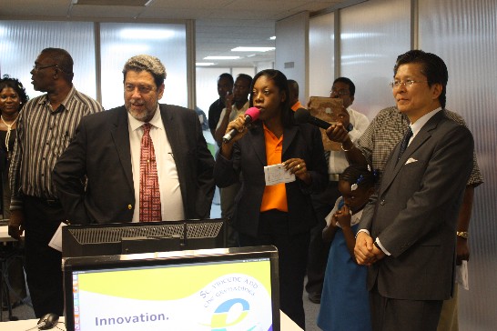 Ambassador Weber Shih and Prime Minister Dr. the Hon. Ralph Gonsalves tour the newly dedicated SVG E-Government Centre, funded by ROC Government