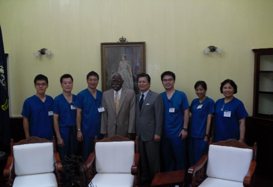 H.E. Governor General Sir Frederick Ballantyne warmly welcomed a medical team from Taiwan's Chunghua Christian Hospital.
