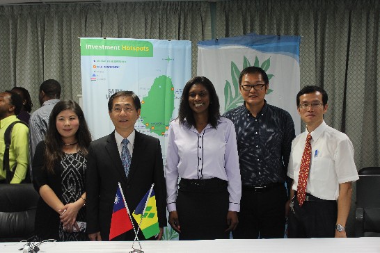 From left: Mrs. Emma Huang，Sales Director of Speedtech, Ambassador Baushuan Ger, Mrs. Bernadette Ambrose-Black, Executive Director of Invest SVG, Mr. Bruce Wu, Senior Engineer of Speedtech, Mr. Richard Chen, Deputy Counselor of the Embassy.