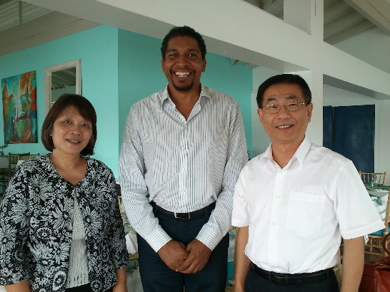 (R-L) Ambassador Baushuan Ger, Hon. Camillo Gonsalves, Mrs. Ger