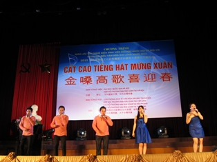 歐開人聲合唱團演出