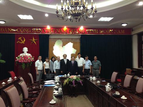 黃大使與省府團隊合影