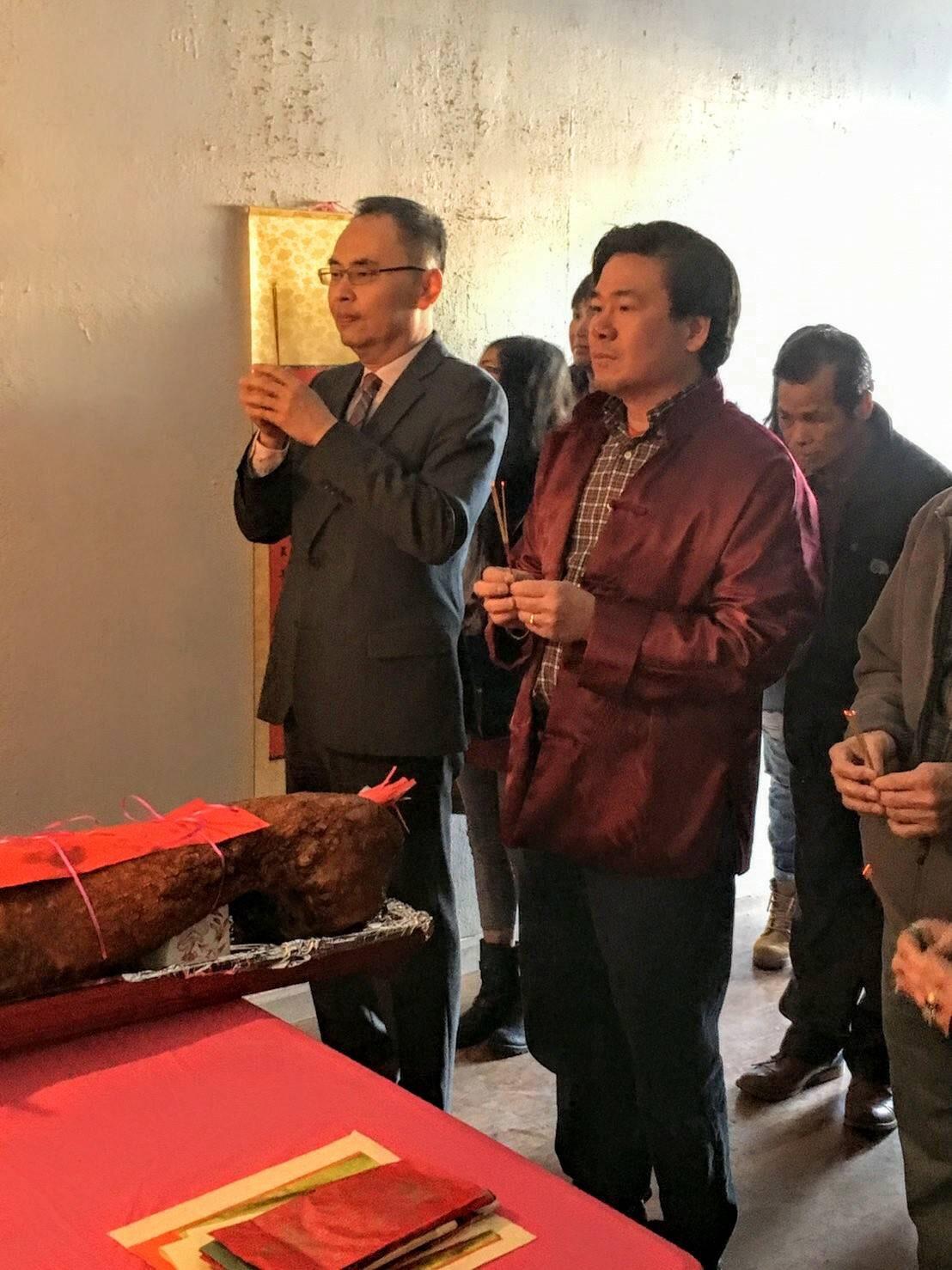 張詩瑞處長與典化合勝堂主席梁耀華共同主祭