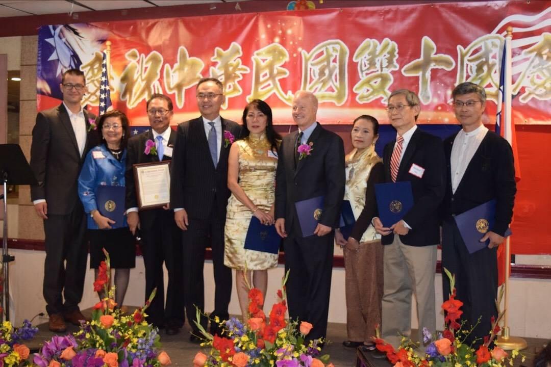 張詩瑞處長與歷任科州慶祝雙十國慶委員會主席合影