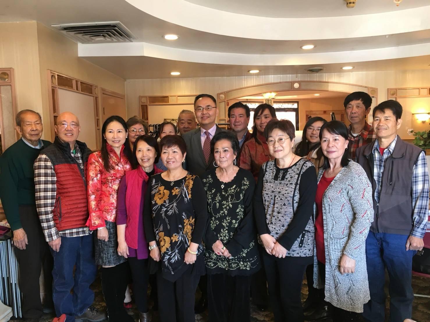 張詩瑞處長與典化合勝堂成員合影(二)