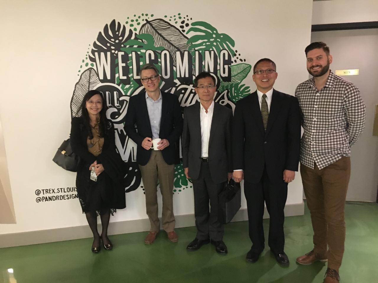 李瑞徵組長與Six Thirty Cyber公司主席Jeremy Hamblin (左二)、合夥人Jay De Long (右一)合影