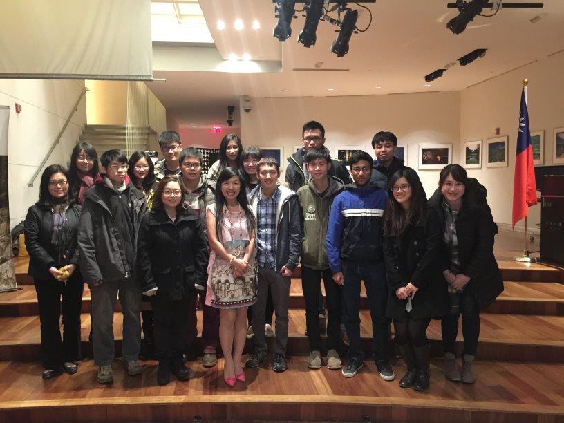 2016年2月19日紐約教育組舉辦春之華麗樂章音樂會羅格斯大學臺灣同學合影