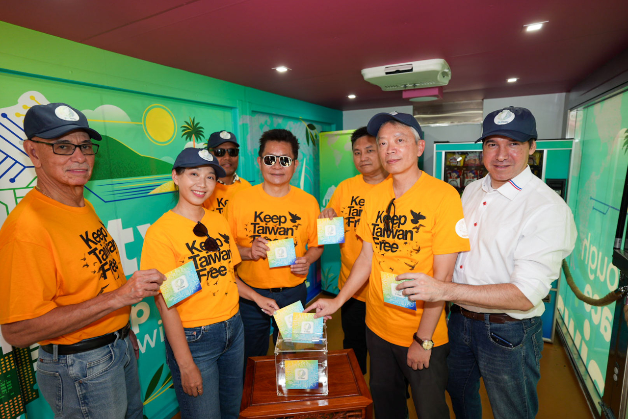 左起：貝里斯駐聯合國常代Carlos Fuller大使、立法委員張雅琳、吐瓦魯駐聯合國副常代Taniela Kepa Siose、立法委員吳春城、立法委員吳宗憲、經文處李志強大使及巴拉圭駐聯合國代表團公使銜參事Miguel Candia

