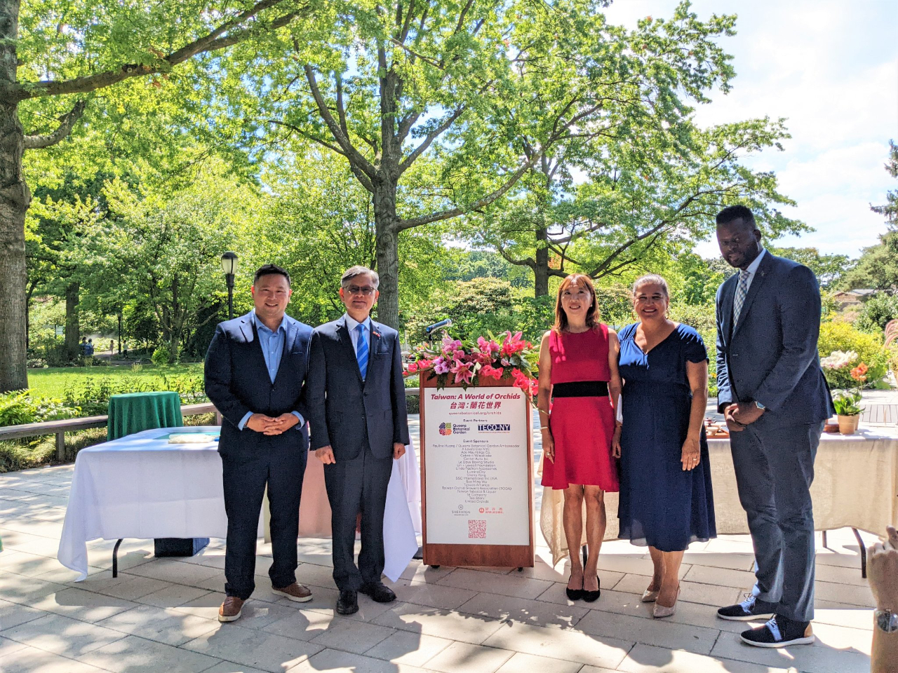Ambassador James K. J. Lee attended the opening of the ninth annual Taiwan: A World of Orchids exhibition co-organized by TECO in New York and the Queens Botanical Garden from August 12-14, 2022.