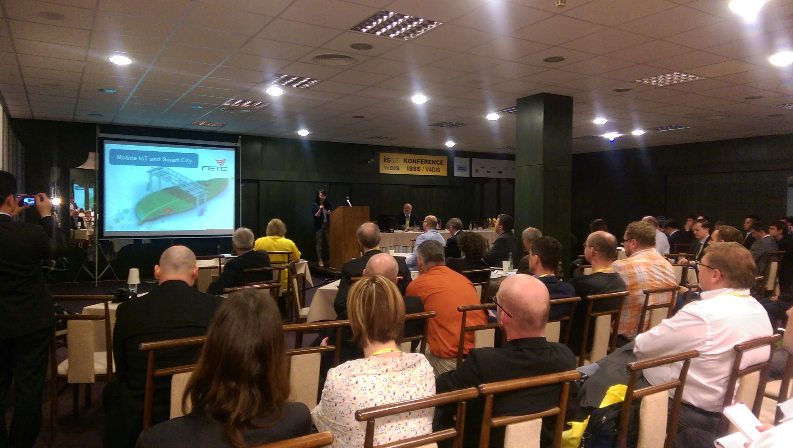 遠通電收簡報高速公路電子化收費系統