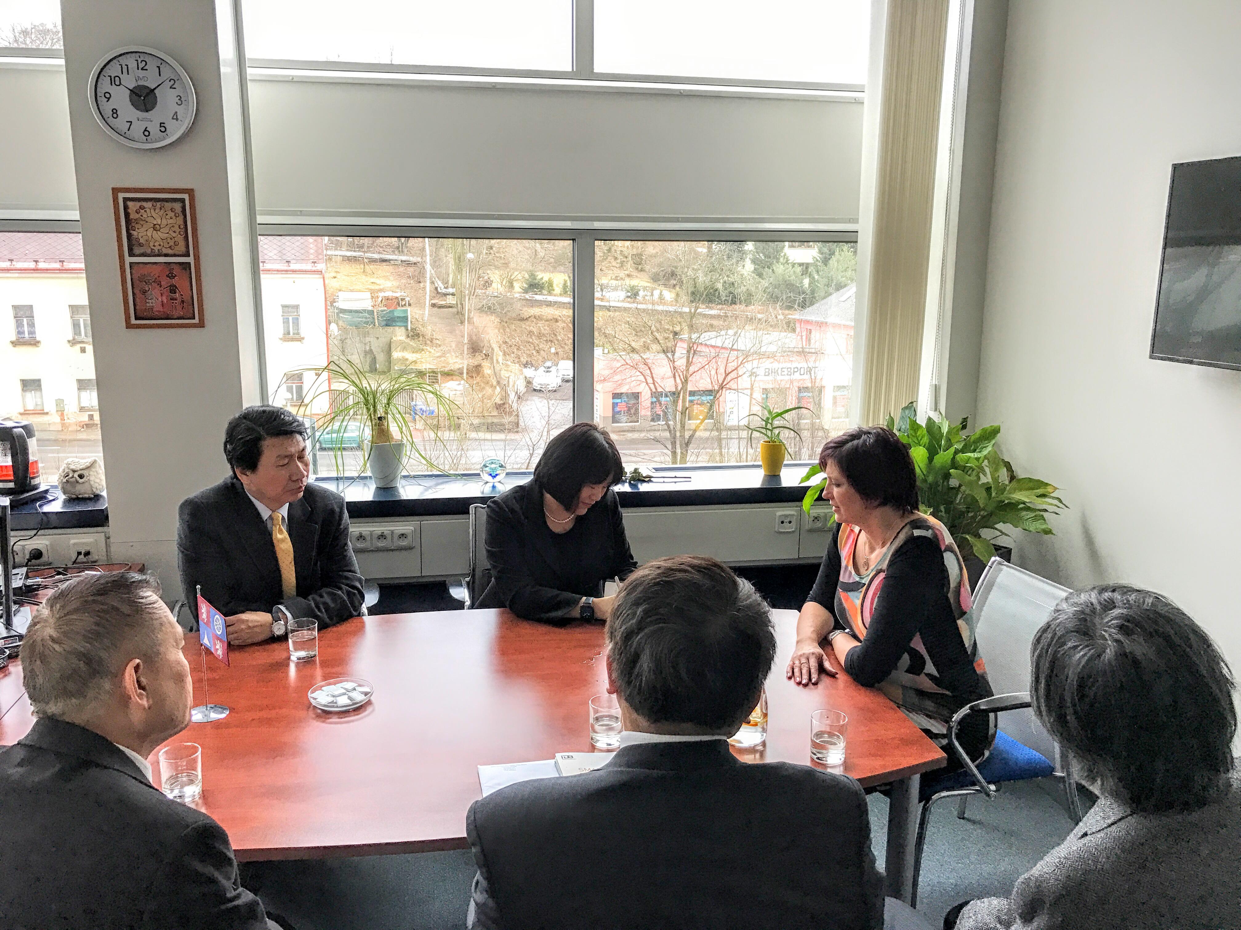 汪大使2月24日率員與Liberec副省長Jitka Volfova座談