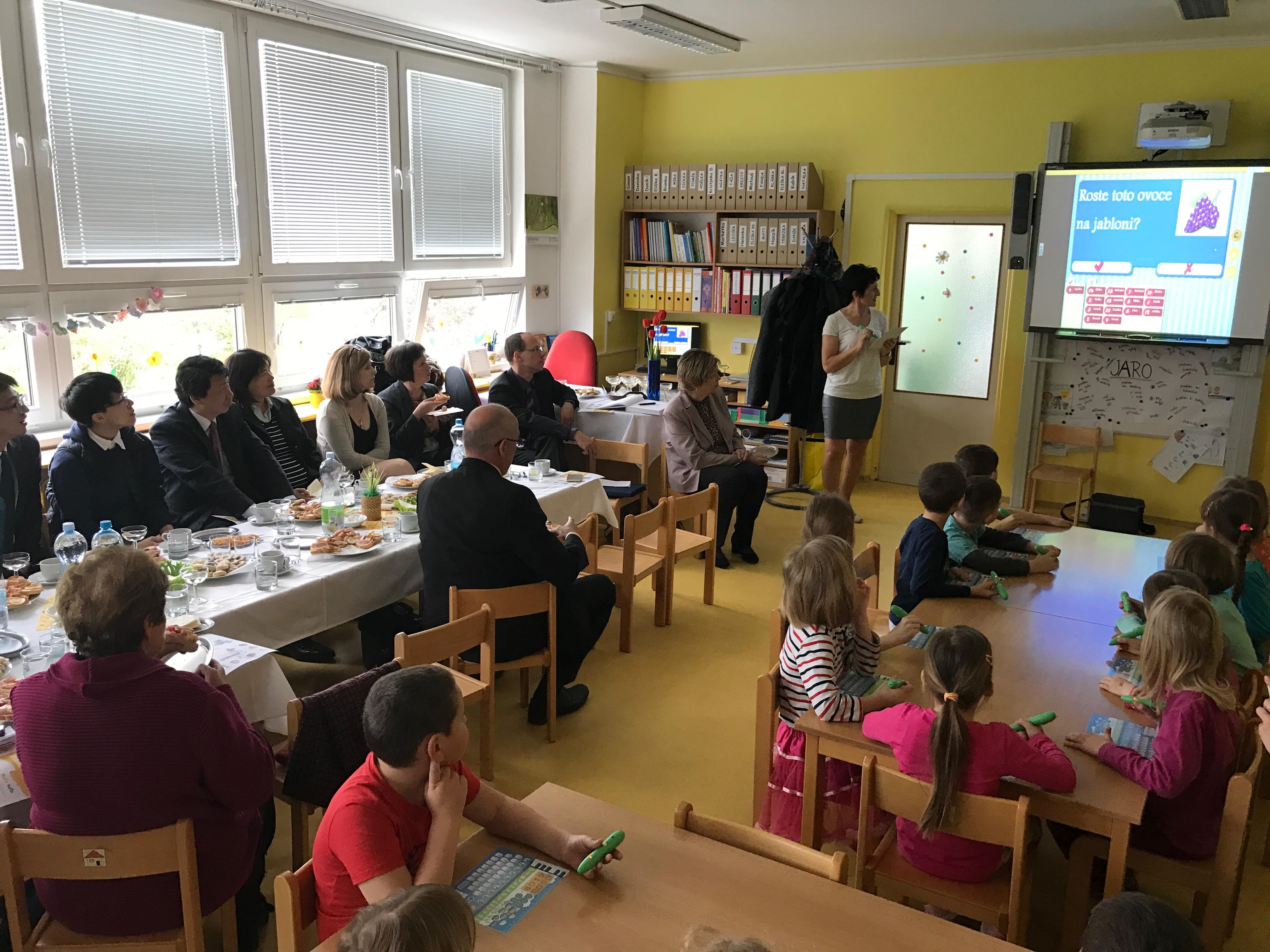 捷克Pisek市智慧教室4月20日現場教學觀摩