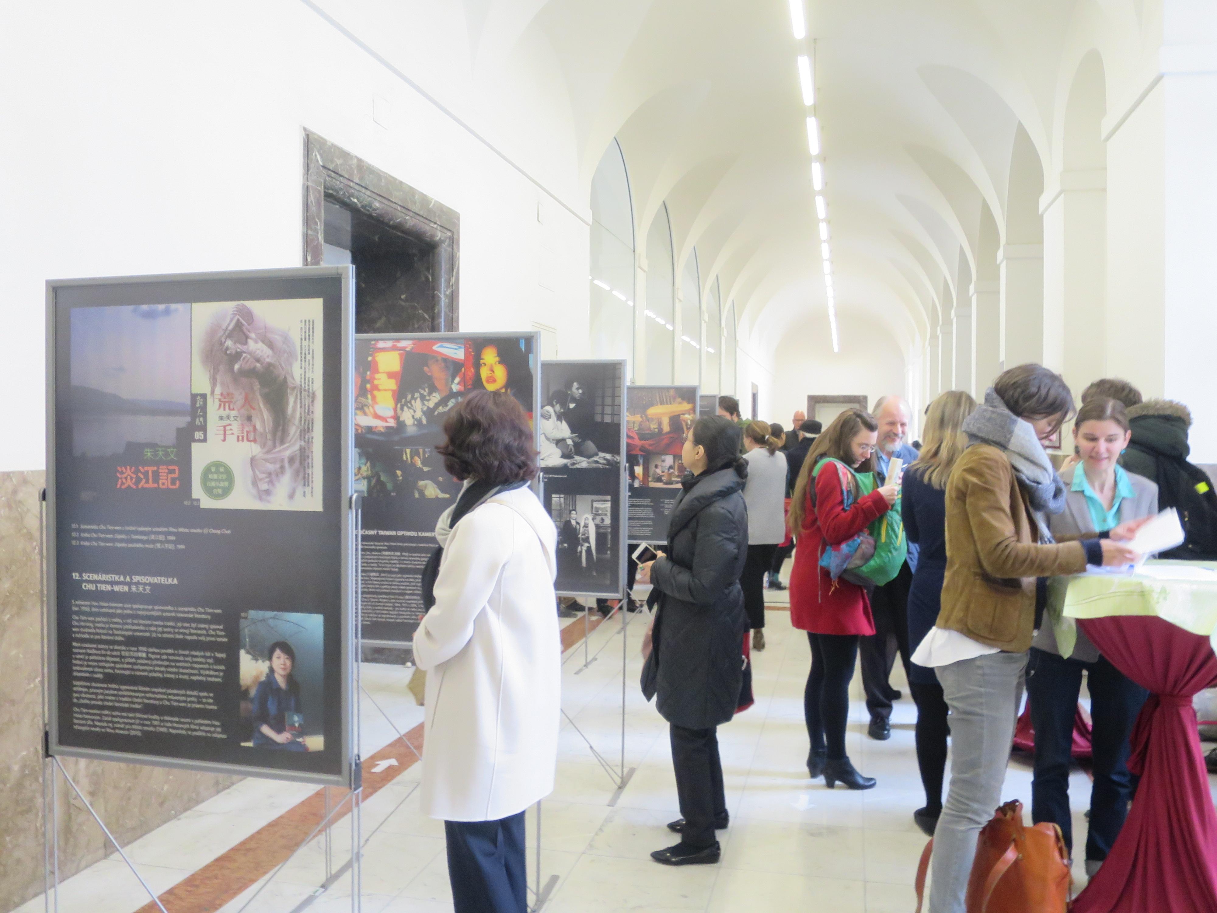 台灣電影劇照展4月27日開幕，展出台灣新浪潮經典電影劇照。

。