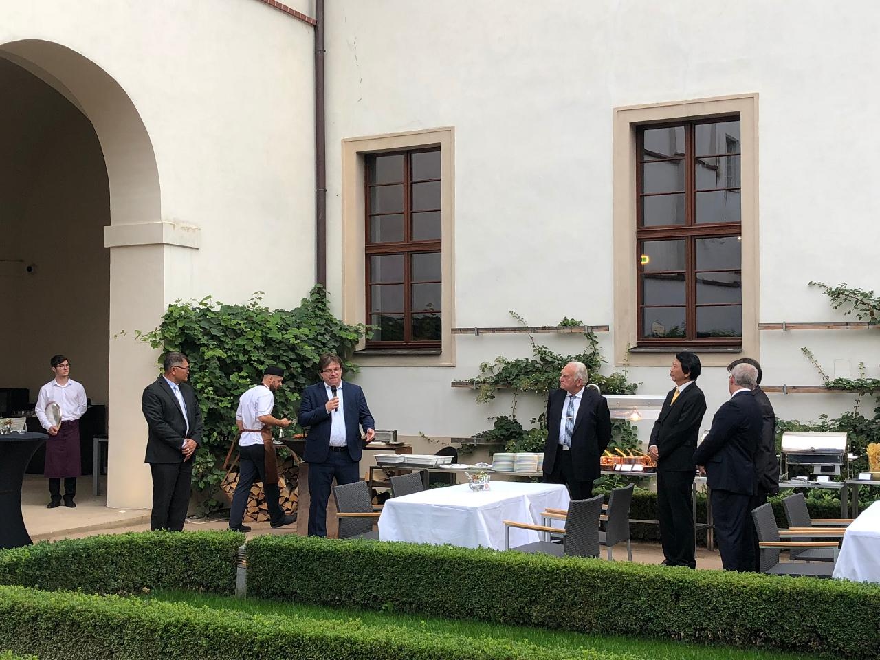 捷克貿工部次長Petr Ocko 出席並致詞