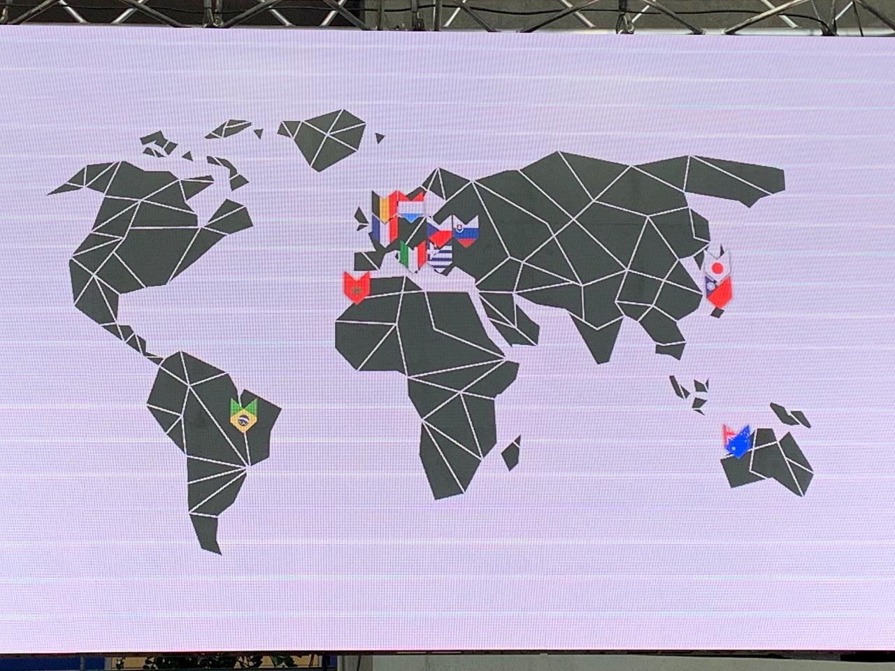 主辦單位以國旗標示參賽國在全球之位置 駐法國台北代表處