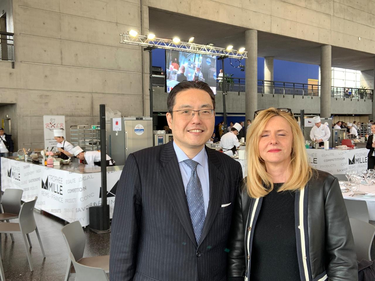 古公使文劍與代表大東地區區政委員會主席Jean Rottner全程與會之漢斯市第一副市長暨大東地區區政委員Véronique Marchet