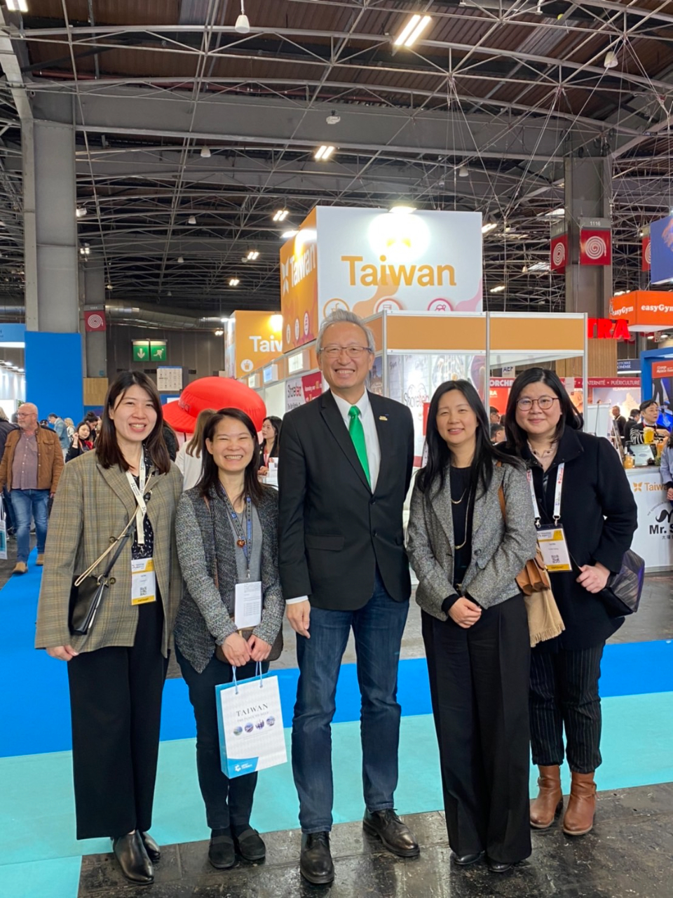 吳志中大使參觀法國巴黎連鎖加盟展台灣連鎖品牌館- 駐法國台北代表處Bureau de Représentation de Taipei en  France