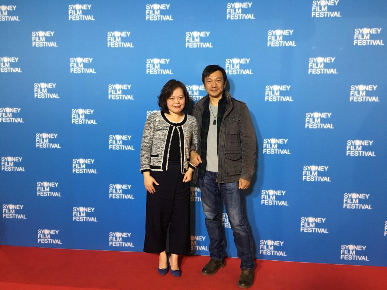 2018年6月14日王處長雪虹與《大佛普拉斯》導演黃信堯於澳洲首映會會場合影