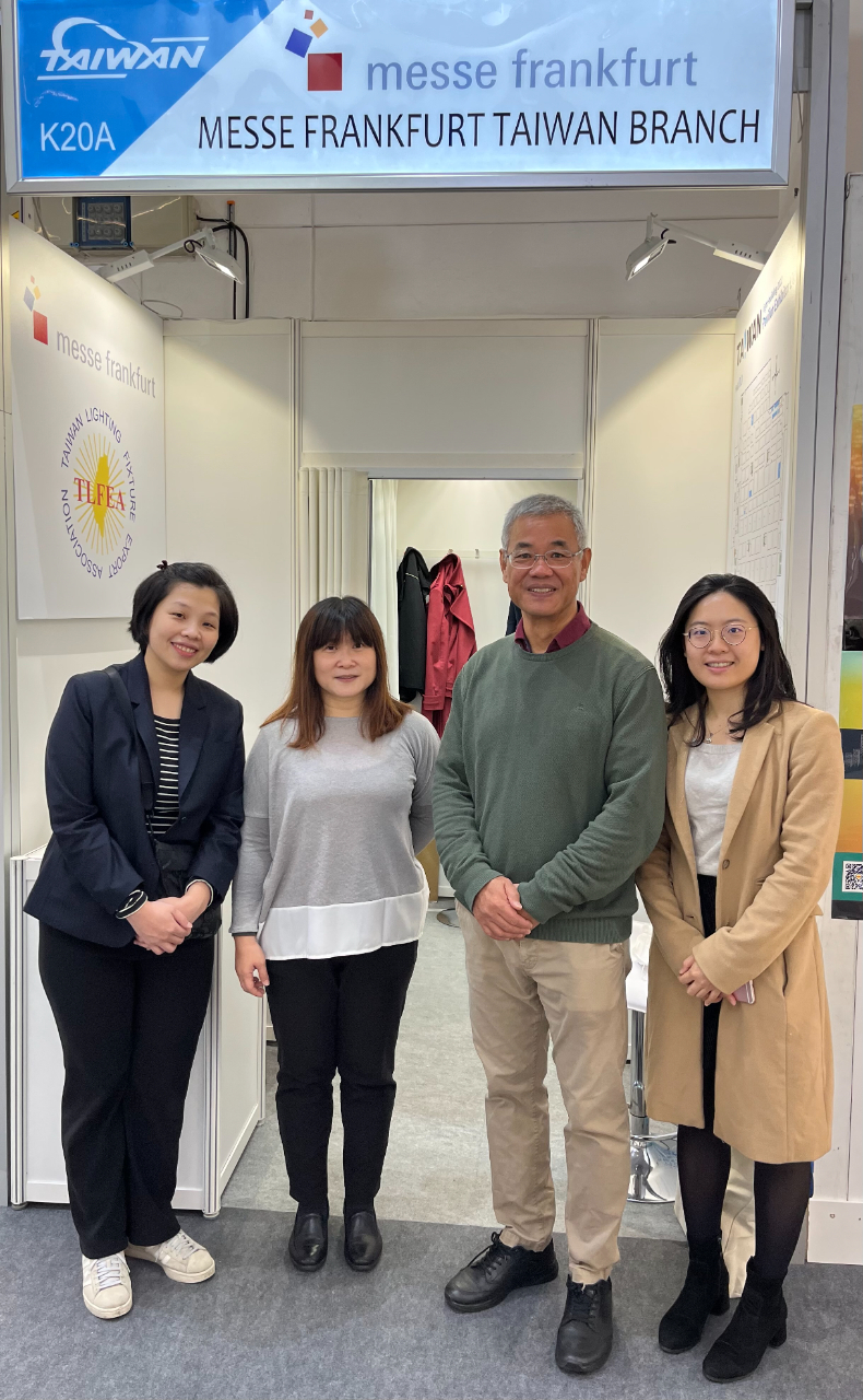 20221005_經濟組黃青雲偕同劉佳宜參訪2022年法蘭克福國際燈光照明及建築技術與設備展... - 駐德國台北代表處法蘭克福辦事處Taipeh  Vertretung in der