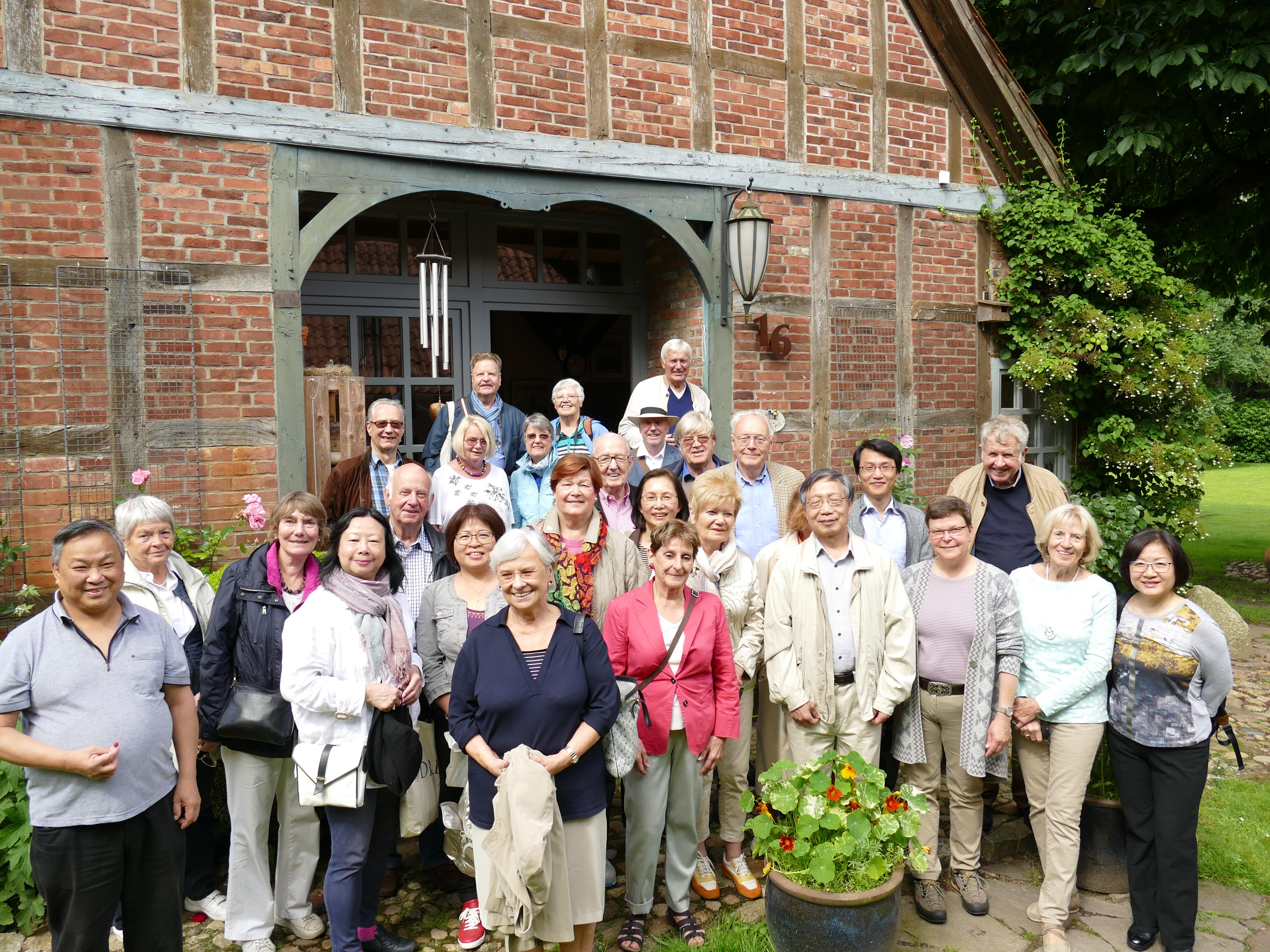 Eine 30-köpfige Delegation des „Taiwan Freundeskreises Bambusrunde e.V.“ besuchte am 09.07.das Teufelsmoor.