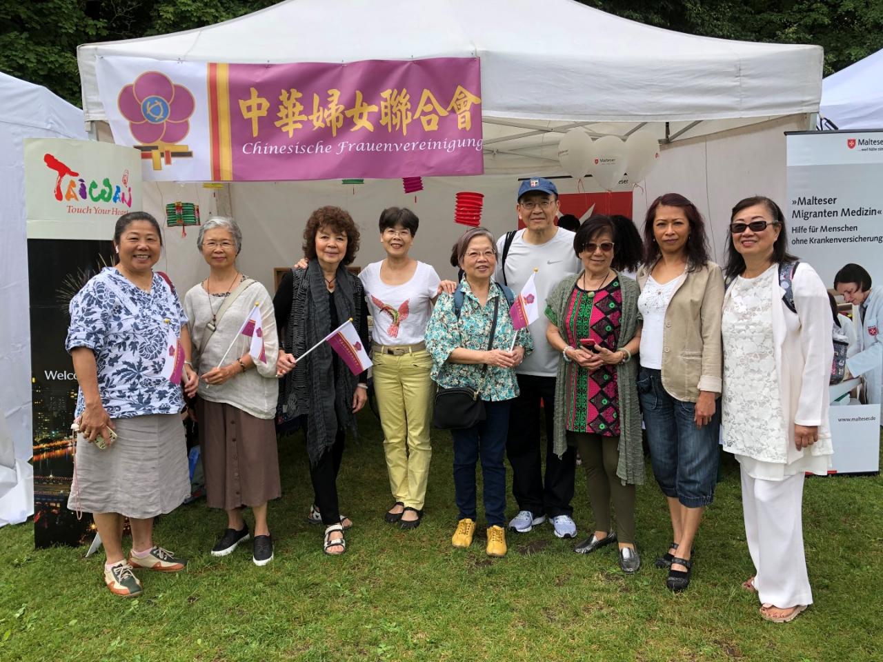 中華婦女聯合會德南分會2019年6月23日參加慕尼黑國際文化節，本處許總領事亦出席、共襄盛舉。