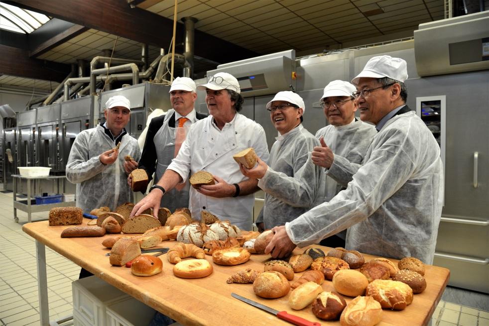 Botschafter Shieh Besucht Köhler's Landbäckerei GmbH &amp; Co KG.