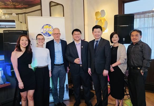 Director General David Cheng-Wei Wu and Mrs Wu Attend TCCA Year-End Christmas Event