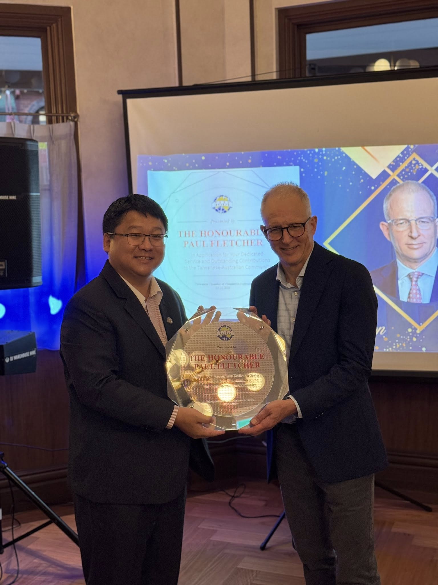 Director General David Cheng-Wei Wu and Mrs Wu Attend TCCA Year-End Christmas Event