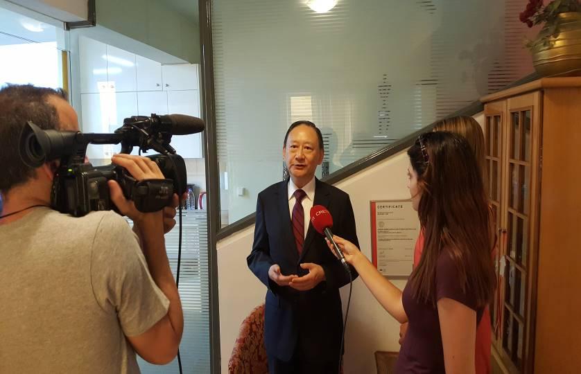 Amb. Kuo was interviewed by Creta Live media. He encouraged more Taiwanese people to come to visit Crete and more Crete agri-products to be exported to Taiwan