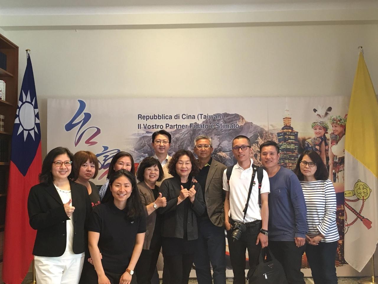 歡迎僑界文化顧問孫巍先生帶領之朝聖團