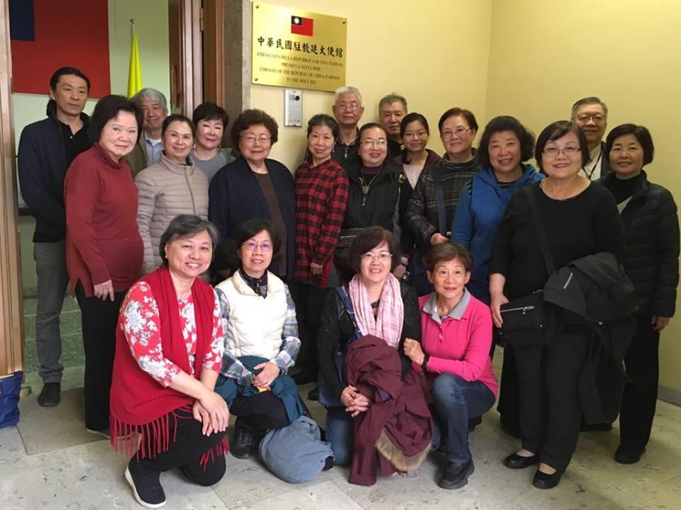 歡迎知名女高音任蓉老師及表演藝術學坊歌唱團為本館帶來美妙的歌聲