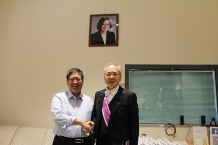 新竹縣楊縣長文科於本(10月6)日上午11時率團一行22人前來本館訪問。