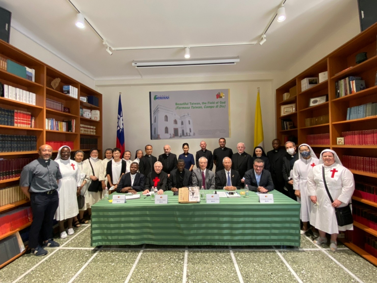 On the occasion of the 80th anniversary of diplomatic relations between the Embassy of the Republic of China (Taiwan) and the Holy See, the conference “Beautiful Taiwan, the Field of God” was hosted Rome on July 11, 2022.

Ambassador Matthew S.M. Lee and the Secretary of the Dicastery for Evangelization H.E. Msgr. Protase Rugambwa delivered the introductory addresses, while the speakers were three priests who have lived and worked in Taiwan for many years and mastered its culture and language: Fr. Gianni Criveller of the Pontifical Institute for Foreign Mission, Camillian missionary Fr. Felice Chech, and the Under-secretary of the Dicastery for Interreligious Dialogue Fr. Paulin Batairwa Kubuya. Prof. Peter Kuo Hsiuoung Chiang was the moderator. Among the over 80 attendees were members of the Diplomatic Corps accredited to the Holy See, religious of different congregations, journalists as well as Embassy’s friends.

In his introductory address, Msgr. Protase Rugambwa explained how to spread the Gospel to the Taiwanese people, because Taiwan is really a field of God, we are still at the beginning, there is still much work to do together, but we need to move forward following the guidance of the Holy Spirit.” He concluded his speech by saying that “it is urgent to give a powerful impetus to evangelization so that this Field of God may truly become a significant reality for evangelization activities in Asia, a light, a powerful beacon which testimonies God’s love conveyed in Jesus Christ.”
