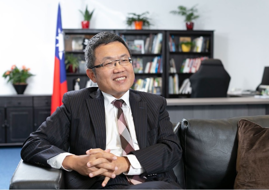 "Megbízható és konstruktív partner" címmel. Liu nagykövet kifejti, hogy Tajvan hogyan tölti be pótolhatatlan szerepét különböző területeken, és hogy

hogyan járulhat hozzá a nemzetközi közösséghez.