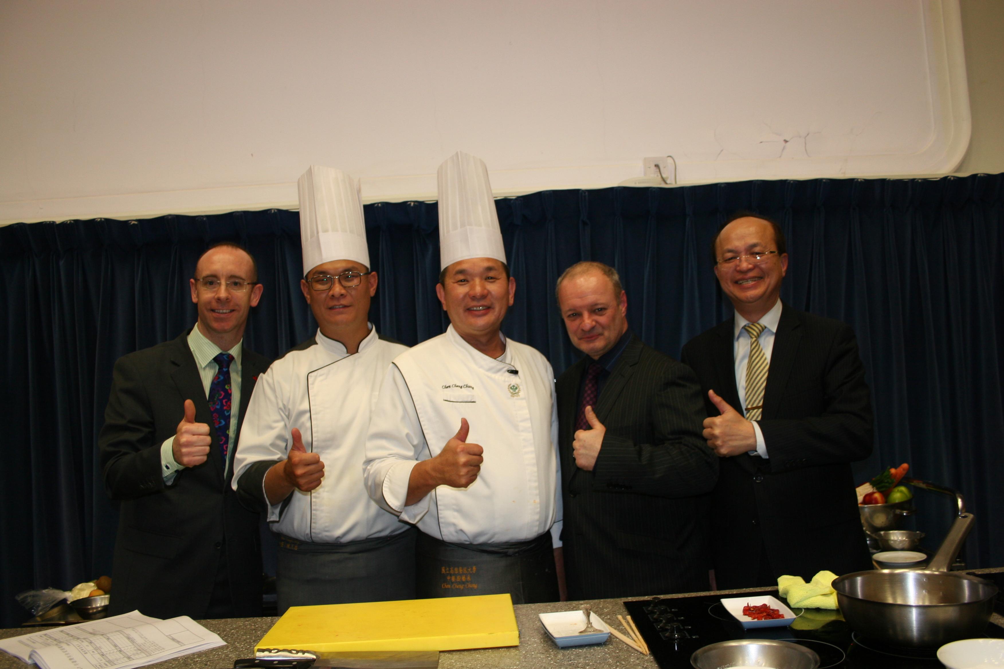 Representative Tu (right) with two teachers, the Head of DIT’s School of Culinary Arts and Food Technology: Mr. Frank Cullen (second from right) and Professor Mike O'Connor (left)