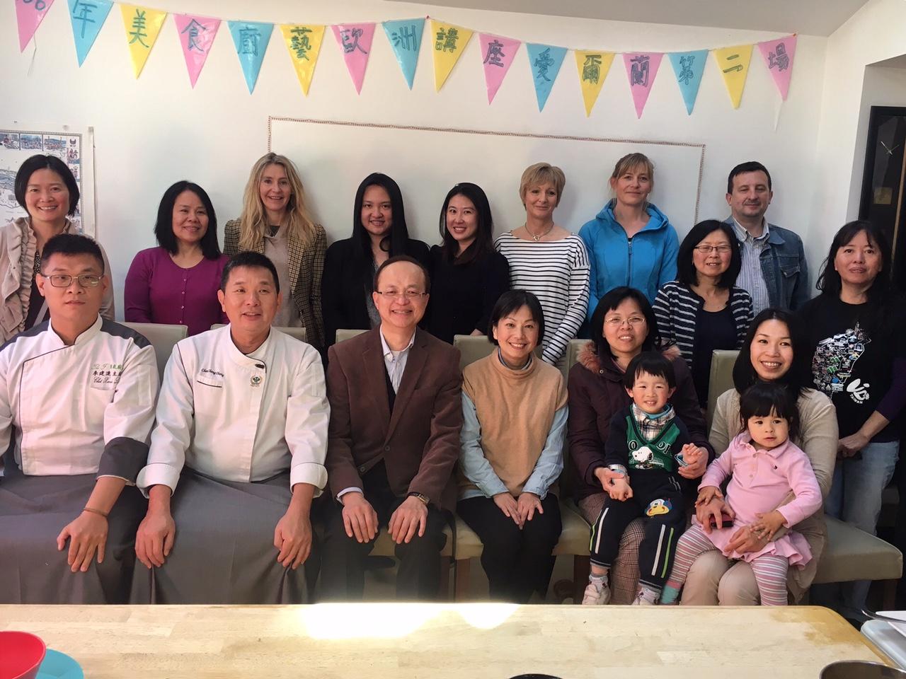Representative and Mrs. Tu (centre) Professor Chen (centre left) and Mr. Li (left) with members of the local Taiwanese community and Irish friends