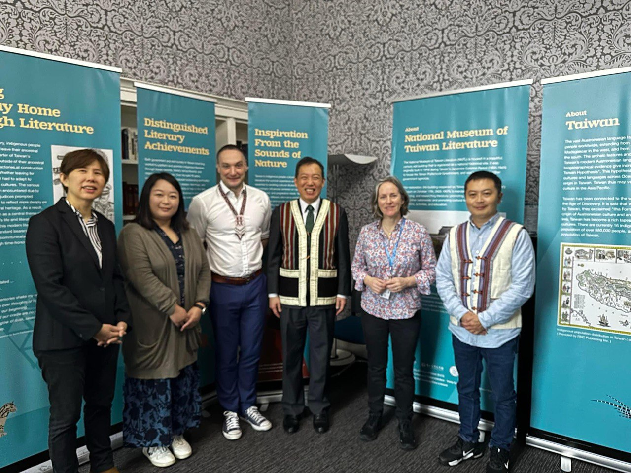 Researchers from the National Museum of Taiwan Literature of Taiwan attended the opining of Taiwan's Indigenous Literature Exhibition and delivered speeches on this topic. 