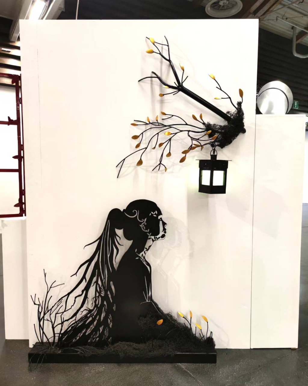 臺灣雕刻藝術家廖釗瑩5件鋼塑裝置藝術中的「Where are the birds」，深刻傳達對環境變遷與地球生態保護的關懷意識，(照片為廖釗瑩提供)