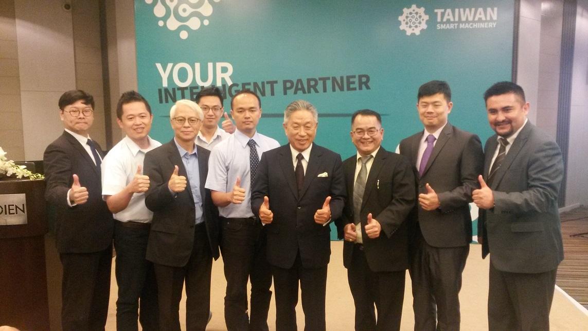 田大使與出席貴賓合影。