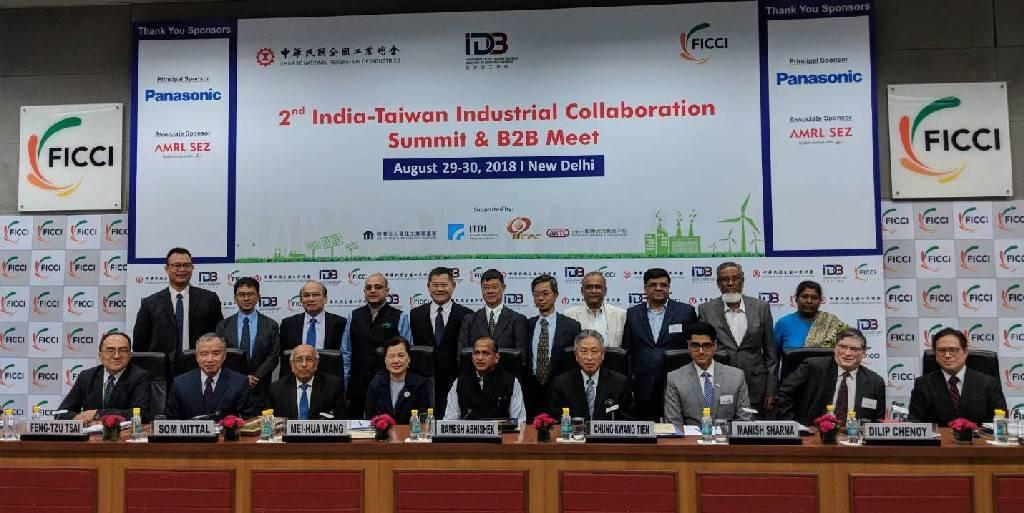 經濟部王次長美花、田大使、印度商工部次長Ramesh Abhishek及重要貴賓合影。