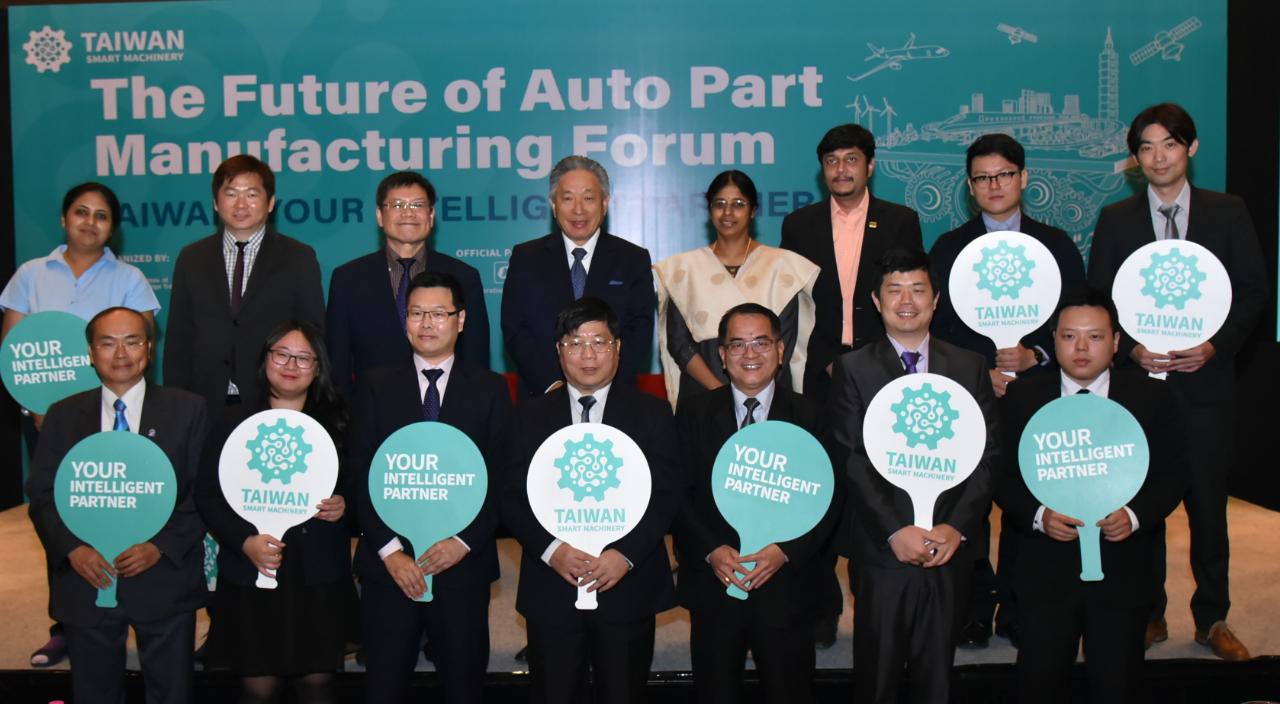 駐印度代表田中光大使（後排左四）本(2019)年4月26日陪同外貿協會訪團及臺商參加在印度古吉拉州首府阿美達巴市舉辦的「The Future of Auto Part Manufacturing Forum」。